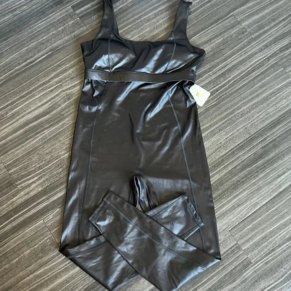 Fabletics Motion365+ Shine Jumpsuit - Picture 14 of 15